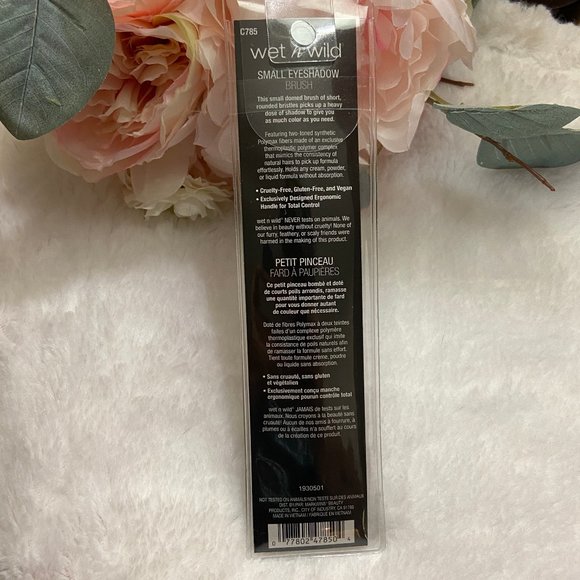 Wet n Wild White & Pink Small Eyeshadow Brush NIB - Picture 3 of 4